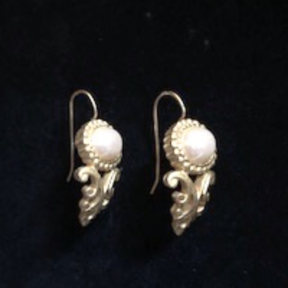 Brushed Gold Tone Pearl Stone Earrings *NWOT*